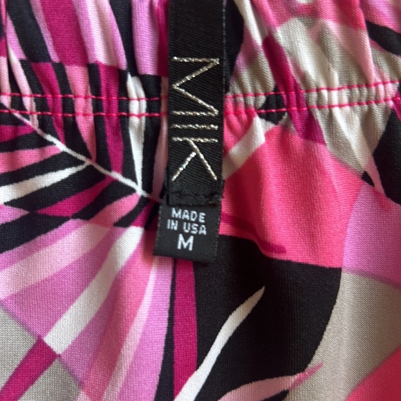 Abstract Pink Skirt - Picture 3 of 3